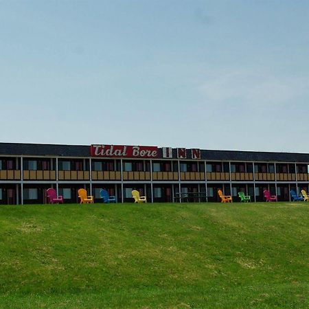 Tidal Bore Inn Труро Екстер'єр фото