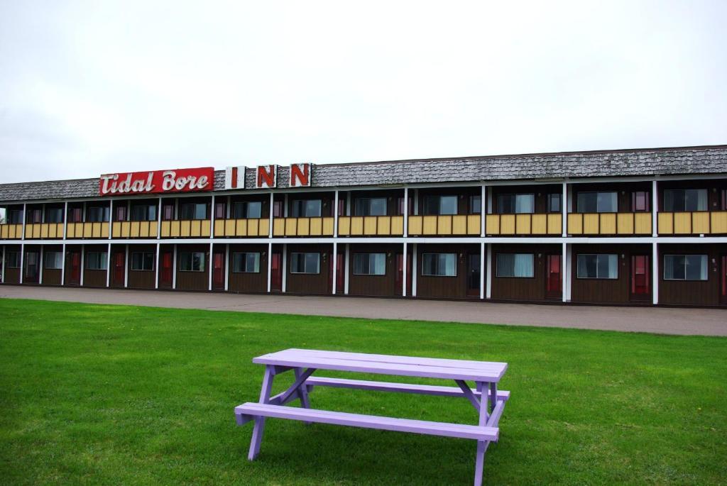 Tidal Bore Inn Труро Екстер'єр фото